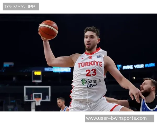 科塔表现出色10中6砍下17分9篮板4盖帽助力球队胜利